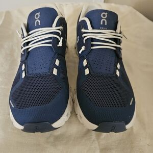 On Running Blue and White Athletic Shoes NIB 7.5